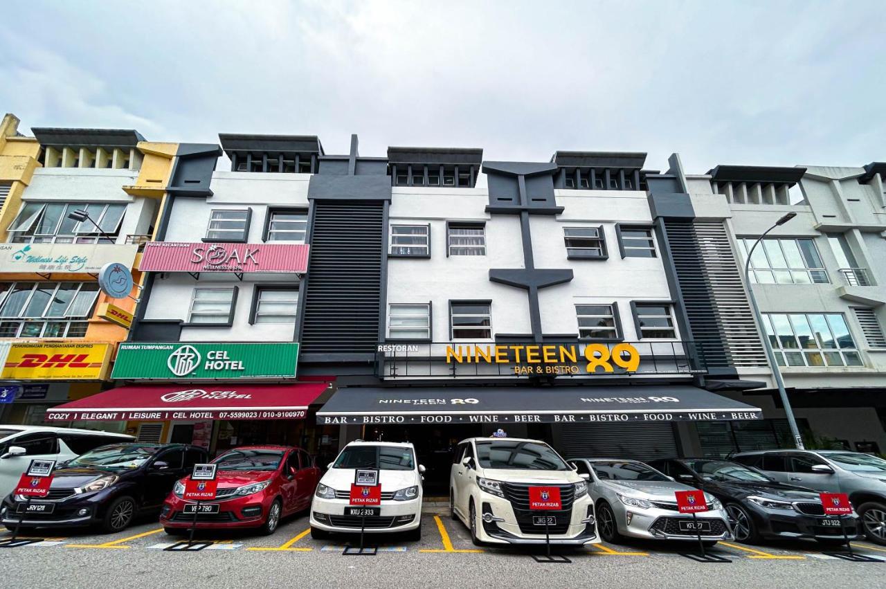 Cel Hotel Skudai Buitenkant foto