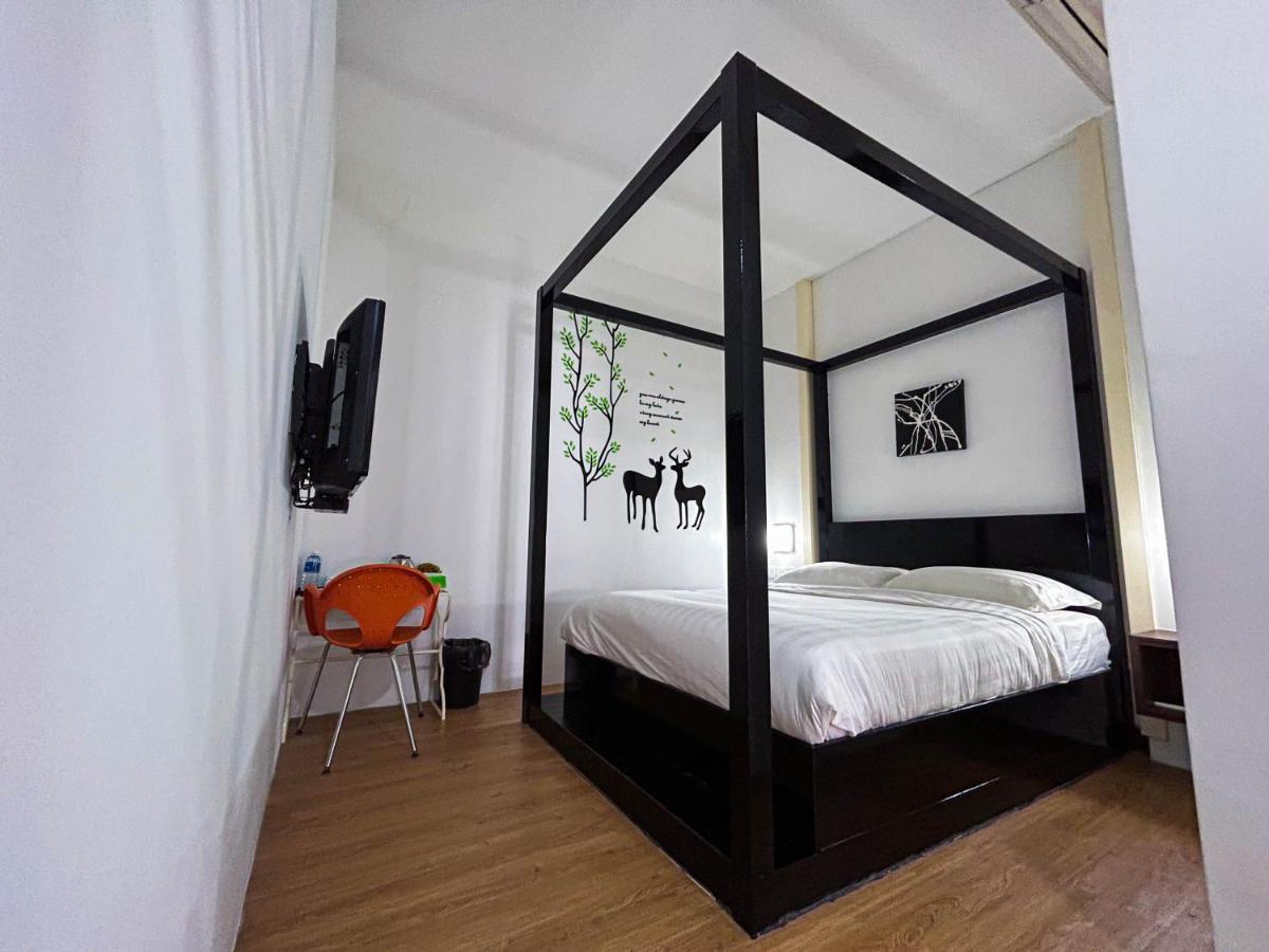 Cel Hotel Skudai Buitenkant foto