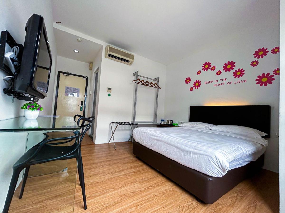 Cel Hotel Skudai Buitenkant foto