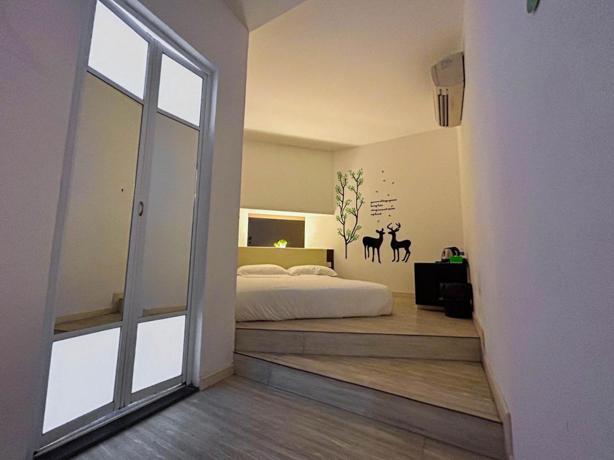 Cel Hotel Skudai Buitenkant foto